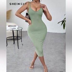 Elegant Green Ribbed Midi Dress